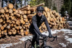 UltralekkakurtkarowerowaRogelliDISTANCEbezocieplenia,czarna