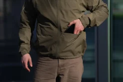 KurtkaprzeciwdeszczowaRogelliCOMMUTERESSENTIALzkapturemibocznymikieszeniami,khaki