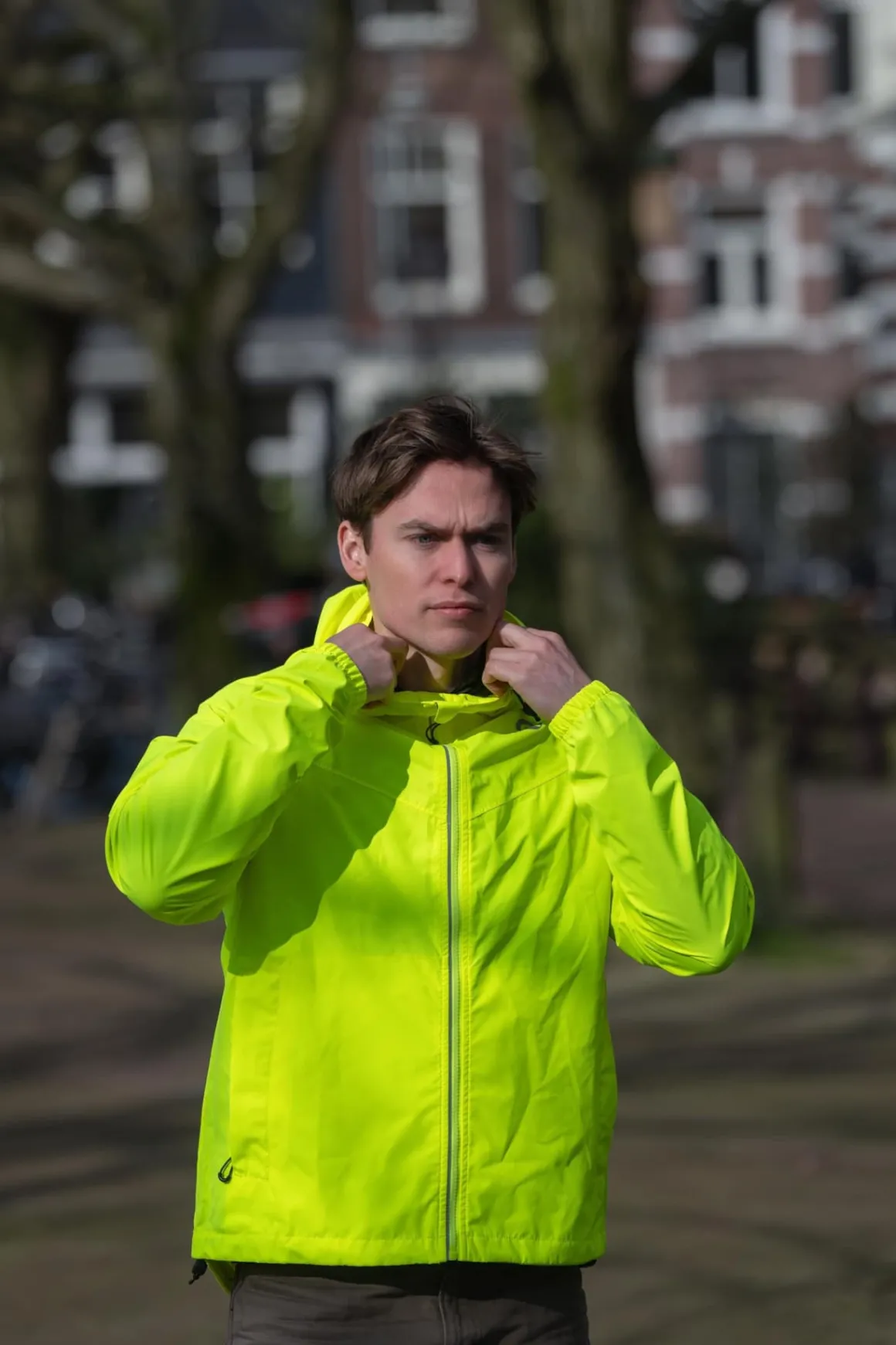 KurtkaprzeciwdeszczowaRogelliCOMMUTERCOREzkapturemibocznymikieszeniami,fluor