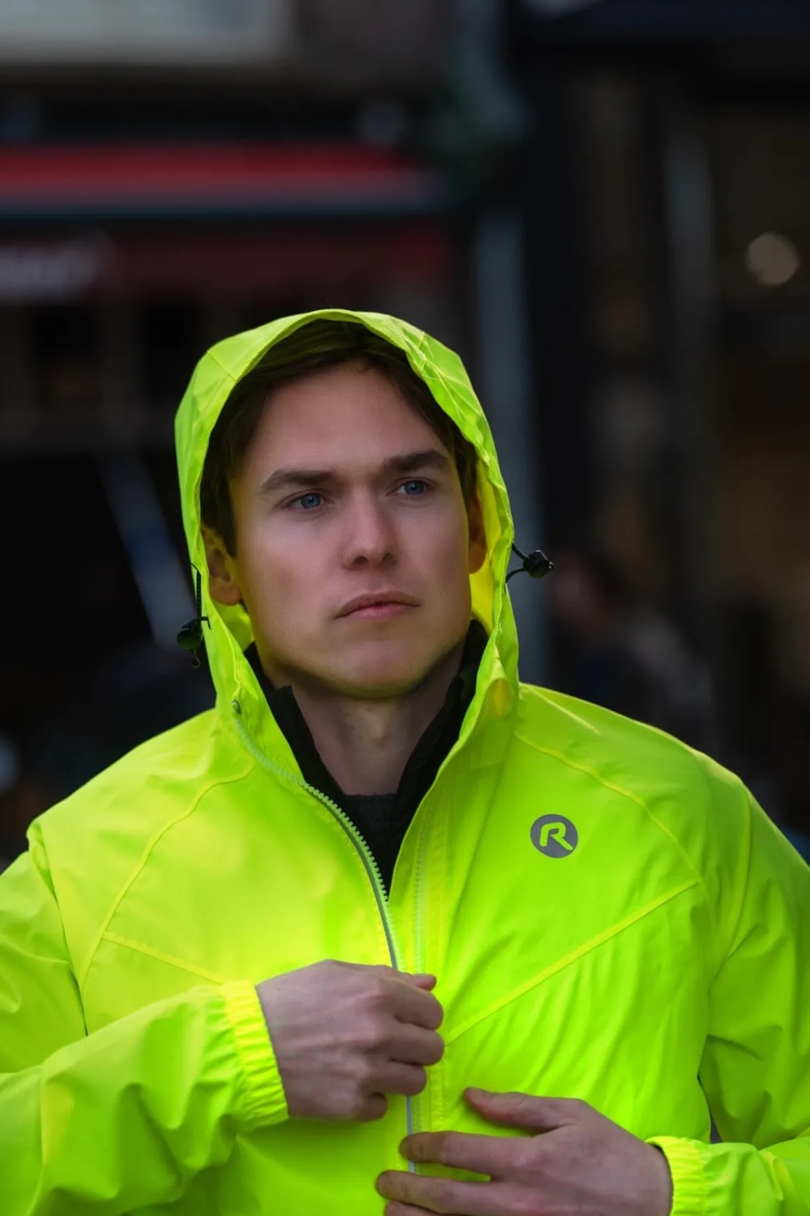 KurtkaprzeciwdeszczowaRogelliCOMMUTERCOREzkapturemibocznymikieszeniami,fluor
