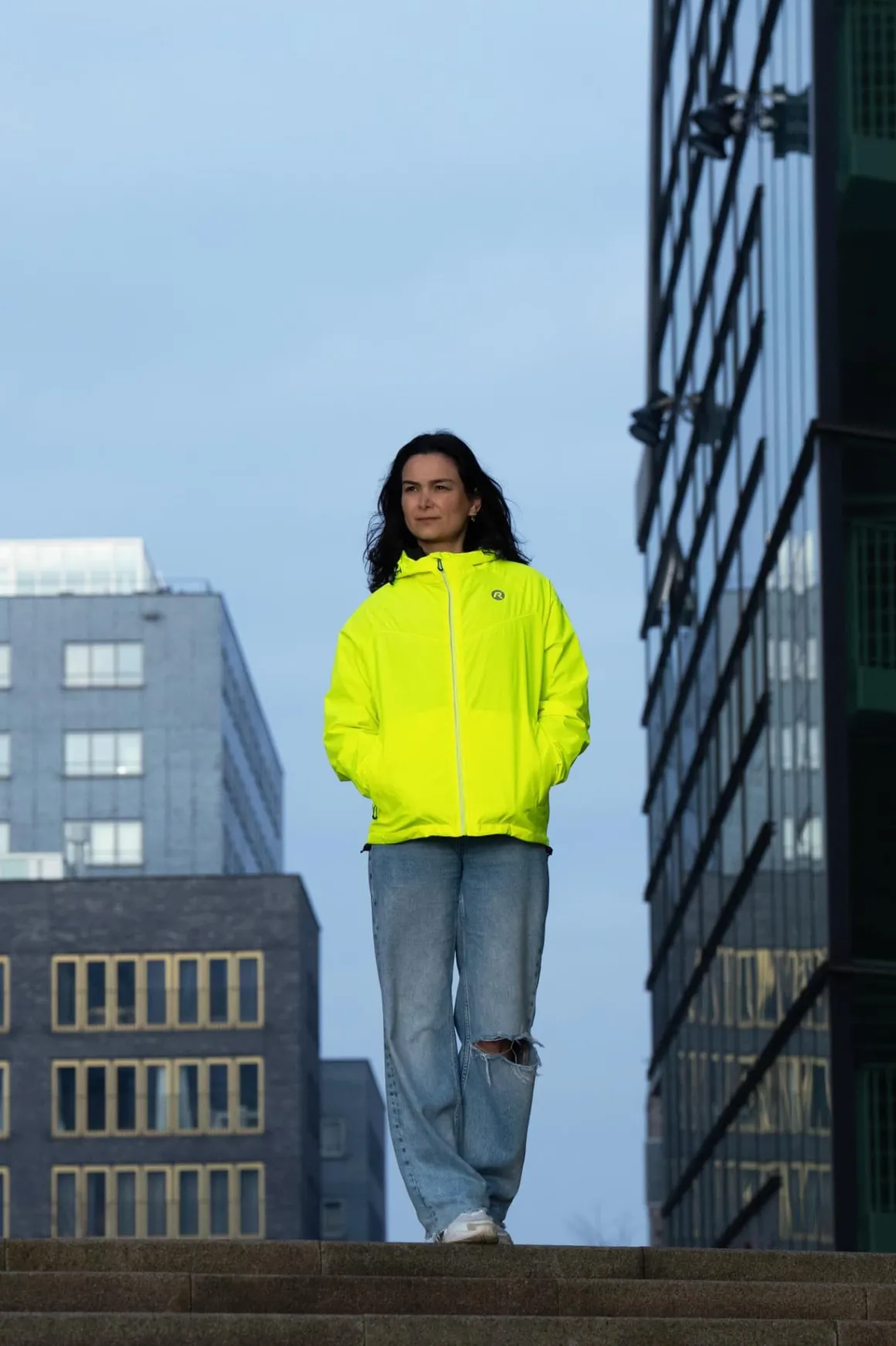 KurtkaprzeciwdeszczowaRogelliCOMMUTERCOREzkapturemibocznymikieszeniami,fluor