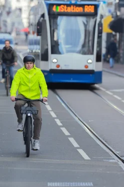 KurtkaprzeciwdeszczowaRogelliCOMMUTERCOREzkapturemibocznymikieszeniami,fluor