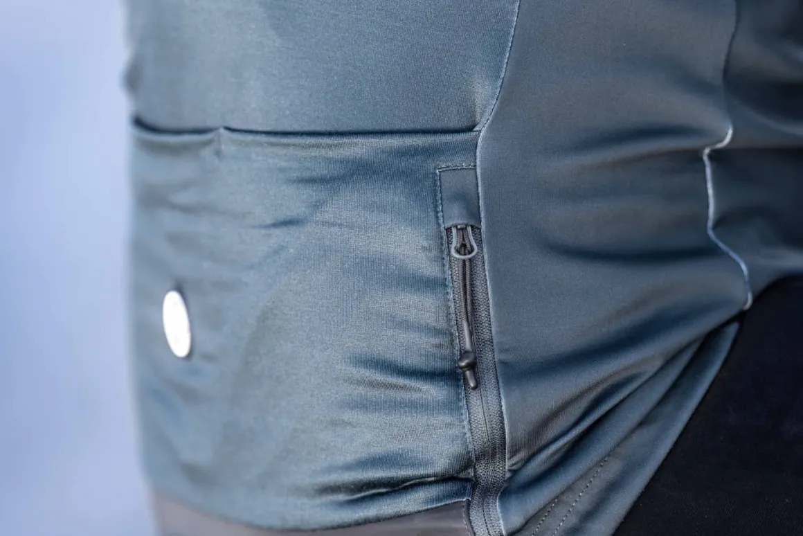 LekkakurtkarowerowaRogelliMONOześrednimociepleniem,szaro-czarna