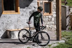 LekkakurtkarowerowaRogelliMONOześrednimociepleniem,khaki-czarny