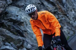 LekkarowerowakurtkaprzeciwdeszczowazpodklejanymiszwamiRogelliCORE,odblaskowopomarańczowa