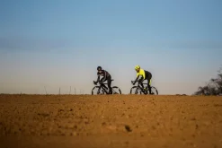 OcieplanakoszulkarowerowaRogelliCOURSEzdługimrękawem,czarno-szaro-biała
