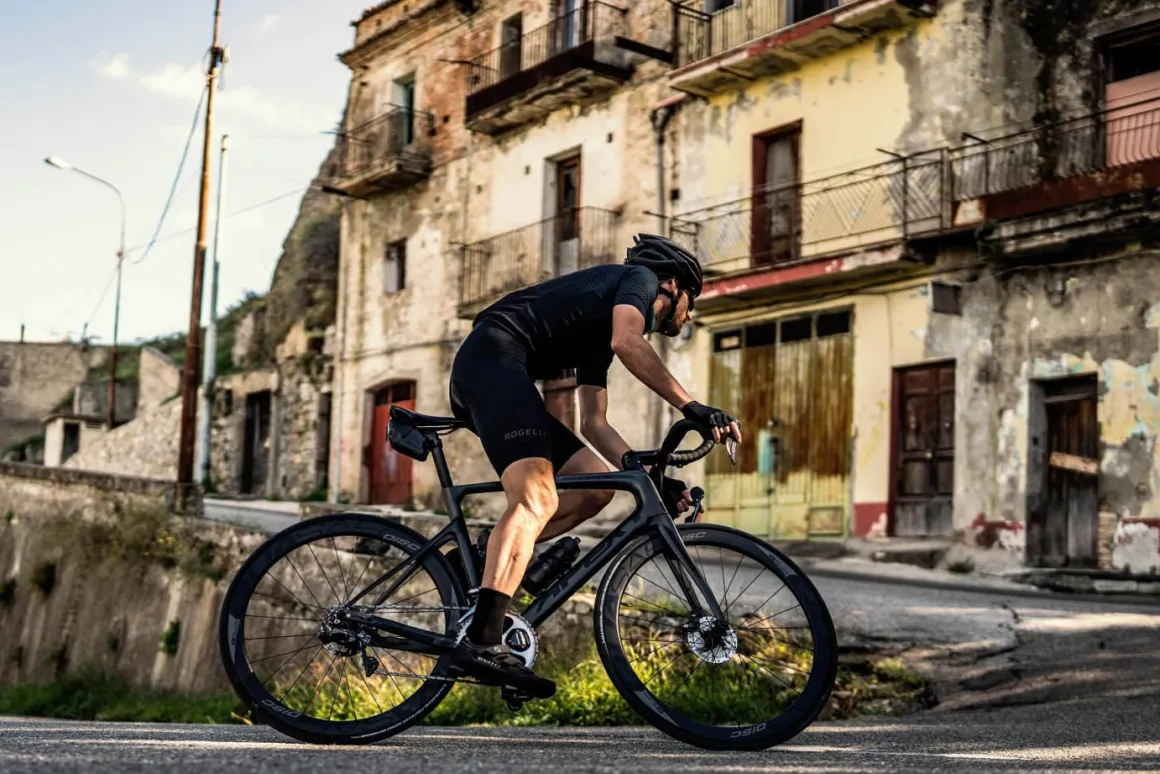 SpodenkiroweroweRogellliULTRACING2.0zżelowąwkładką,czarne