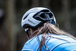 UltralekkikaskrowerowyRogelliCUORAzmatowąpowierzchnią,biały