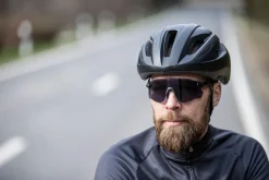 UltralekkikaskrowerowyRogelliCUORAzmatowąpowierzchnią,czarny
